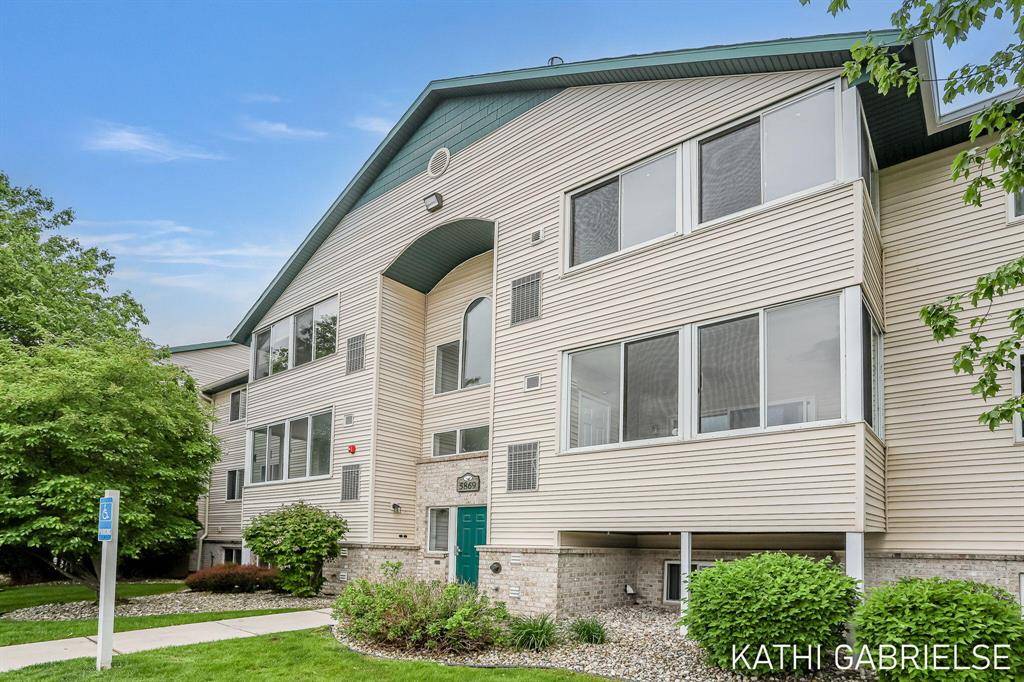 Norton Shores, MI 49444,5869 Crosswinds Drive 21