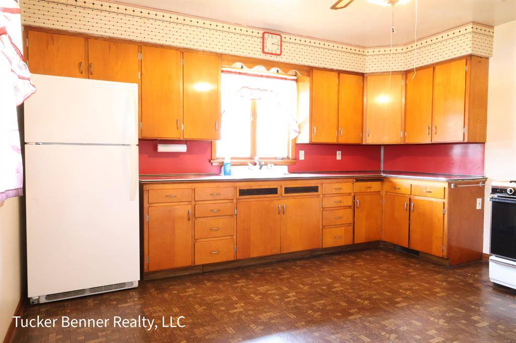 Muskegon, MI 49442,709 Catherine Avenue