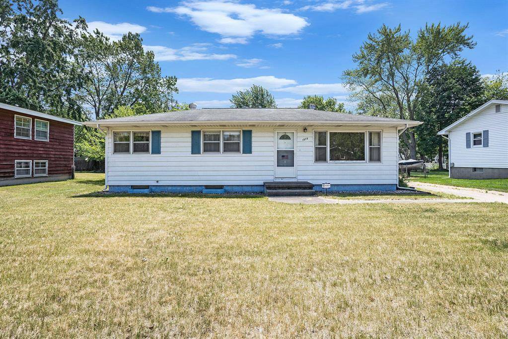 Norton Shores, MI 49441,1975 Southwood Avenue