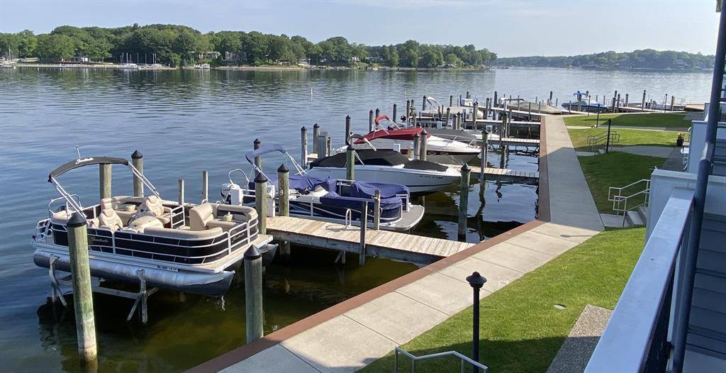 Spring Lake Vlg, MI 49456,400 Lakeview Court 29-E