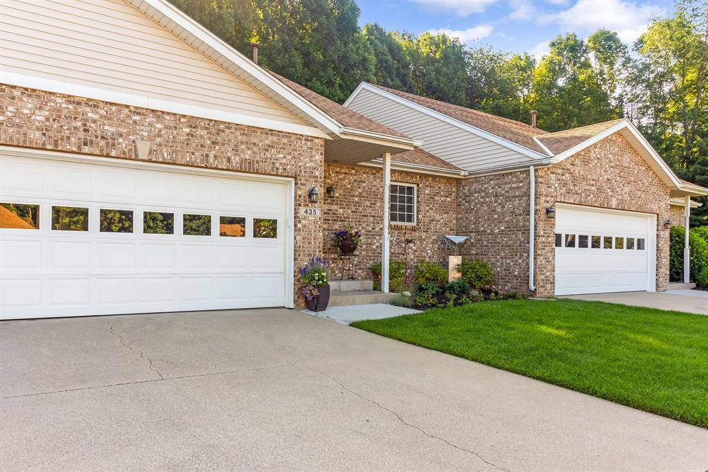 Douglas Vllg, MI 49406,435 Amity Street