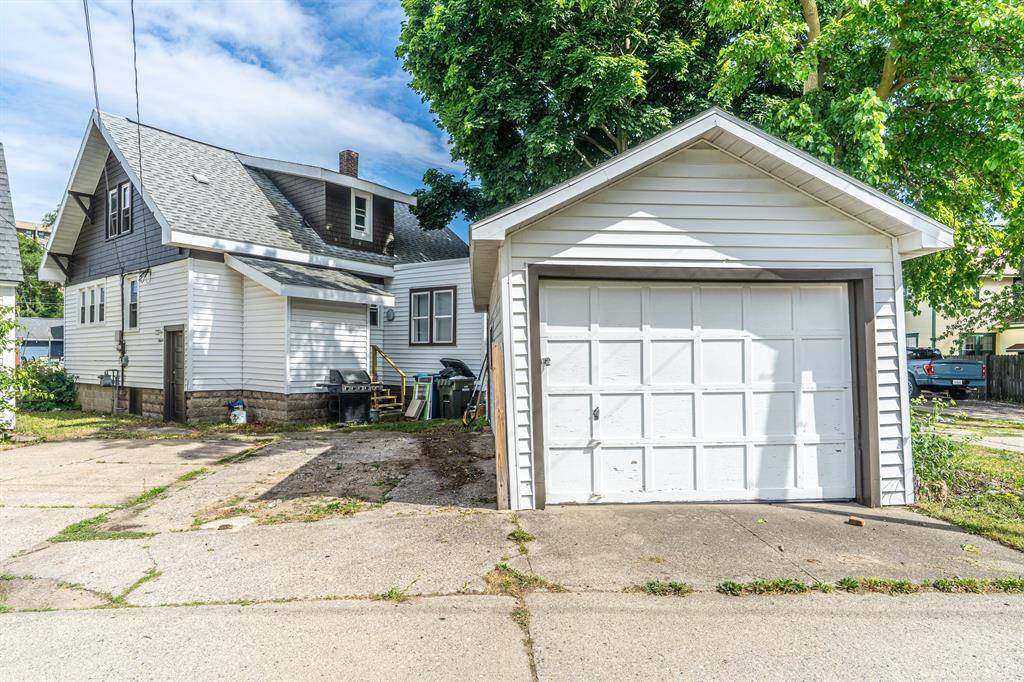 Muskegon, MI 49440,1069 2nd Street