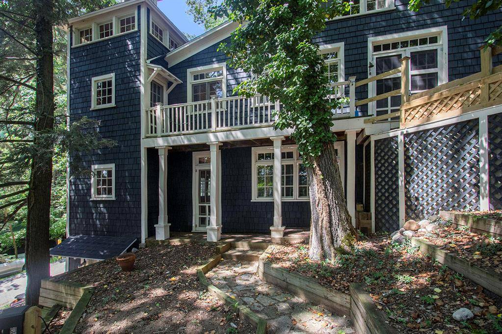 Saugatuck, MI 49453,128 Van Dalson Street