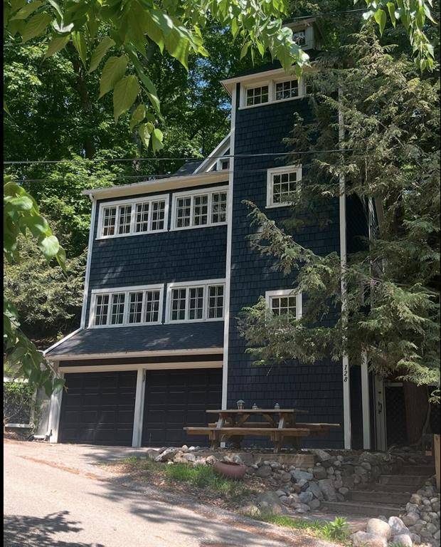 Saugatuck, MI 49453,128 Van Dalson Street