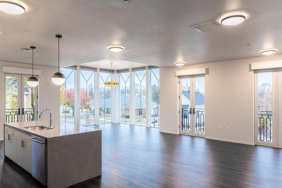 Spring Lake Vlg, MI 49456,110 W Savidge Street 305