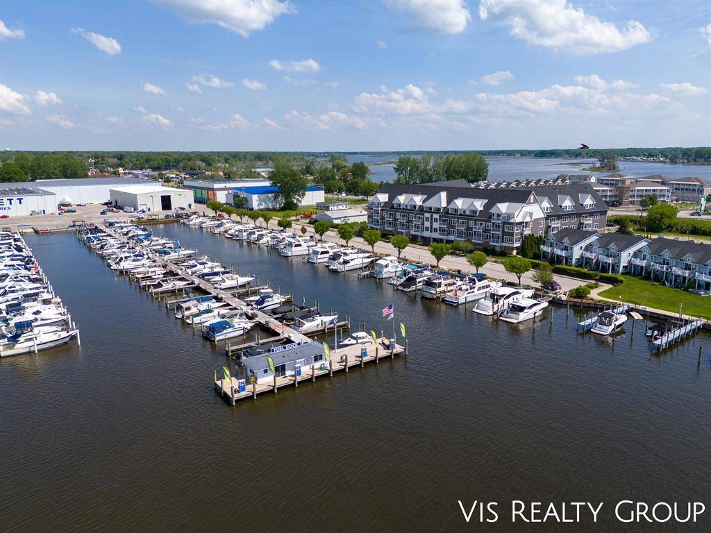 Spring Lake Vlg, MI 49456,917 W Savidge Street 1