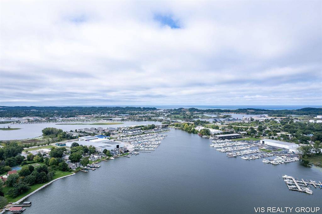 Spring Lake Vlg, MI 49456,917 W Savidge Street 6