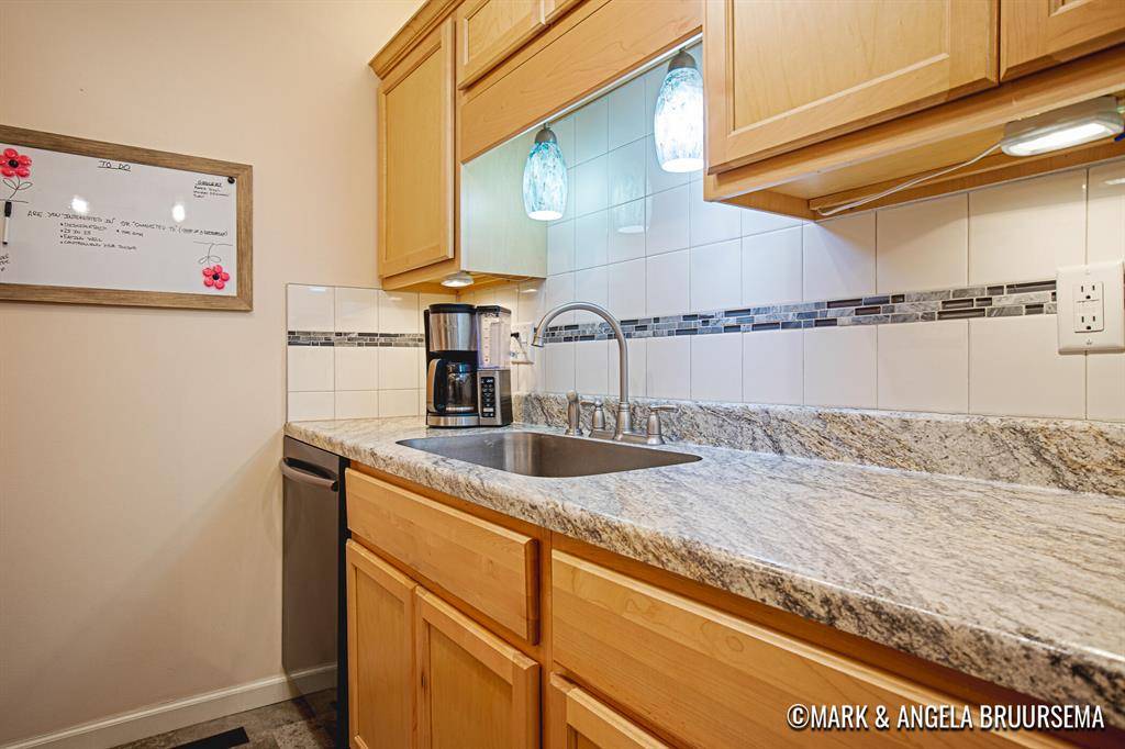 Ferrysburg, MI 49456,17468 Dunewood Court D