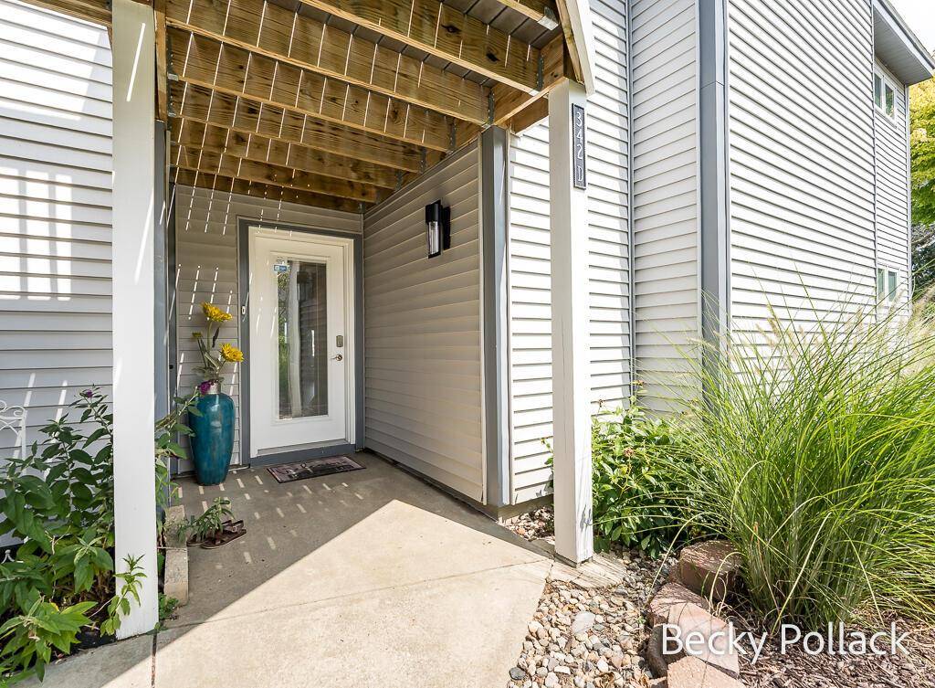 Douglas Vllg, MI 49406,342 Mariners Cove D