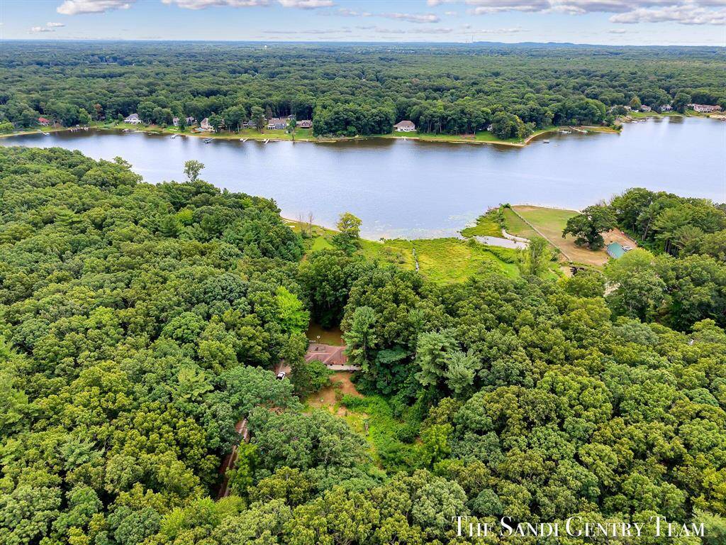Grand Haven Twp, MI 49417,15480 Comstock Street