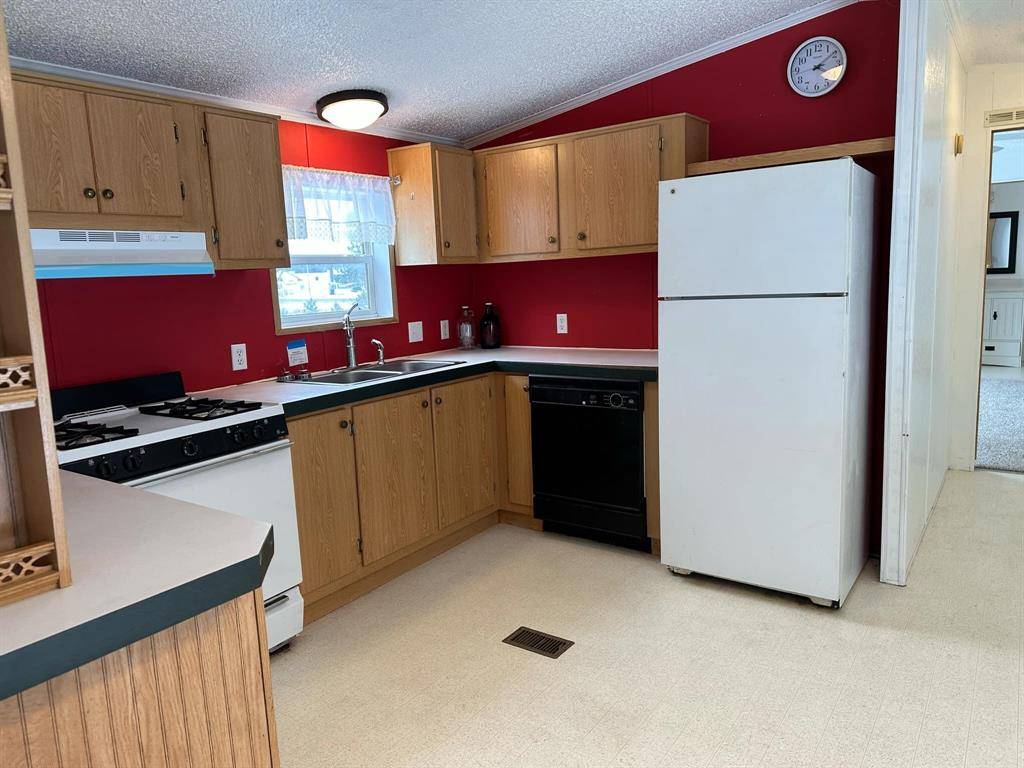 Slagle Twp, MI 49668,1907 S M-37 Highway