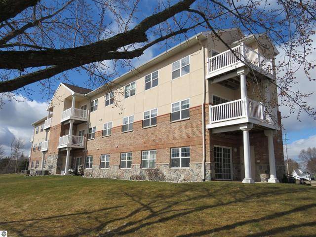 Cadillac, MI 49601,301 N Lake Street 208