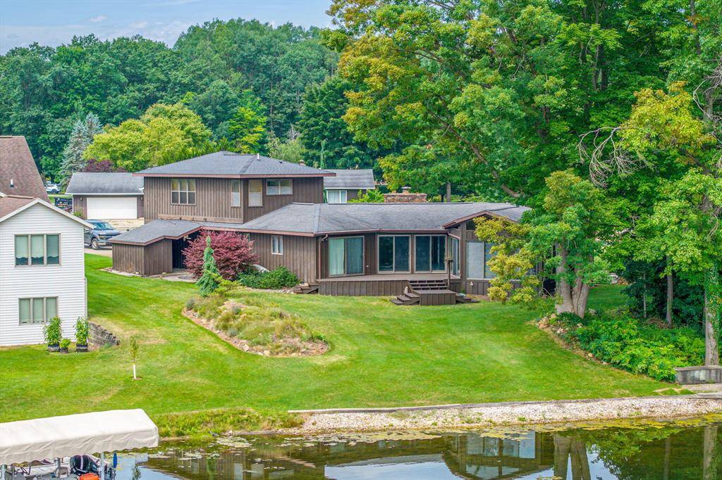 Morton Twp, MI 49346,8274 Peninsula Drive