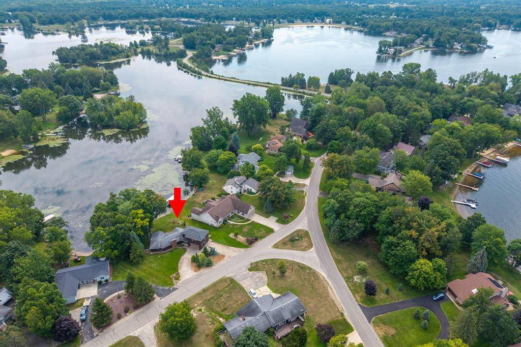 Morton Twp, MI 49346,8274 Peninsula Drive
