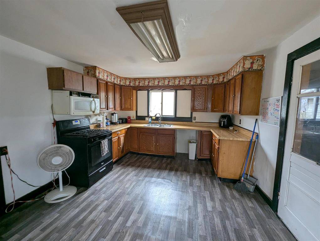 Au Gres Twp, MI 48703,156 N Mackinaw Road