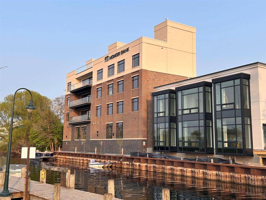 Traverse City, MI 49686,415 E Front Street Unit: 3rd flr
