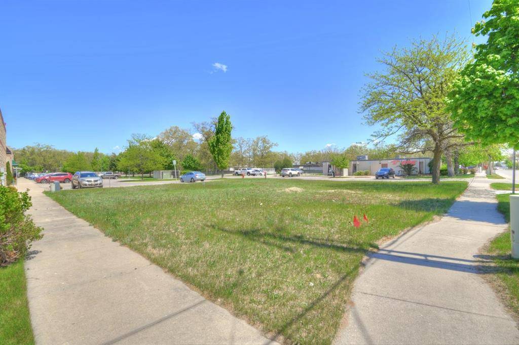 Traverse City, MI 49686,1109 S Carver Street Lot: 6