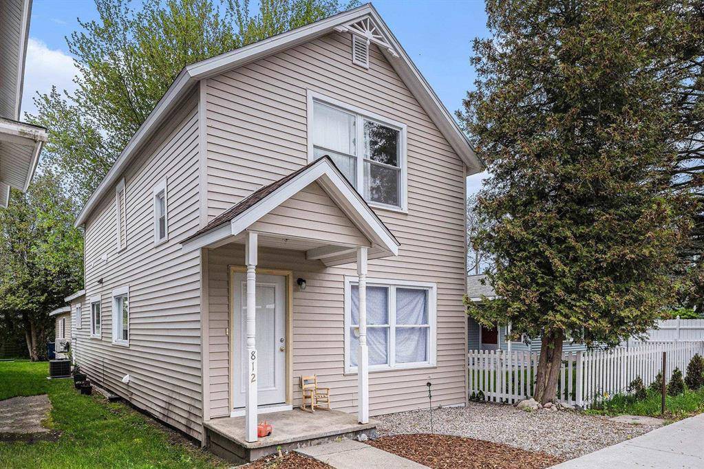 Frankfort, MI 49635,812 Forest Avenue