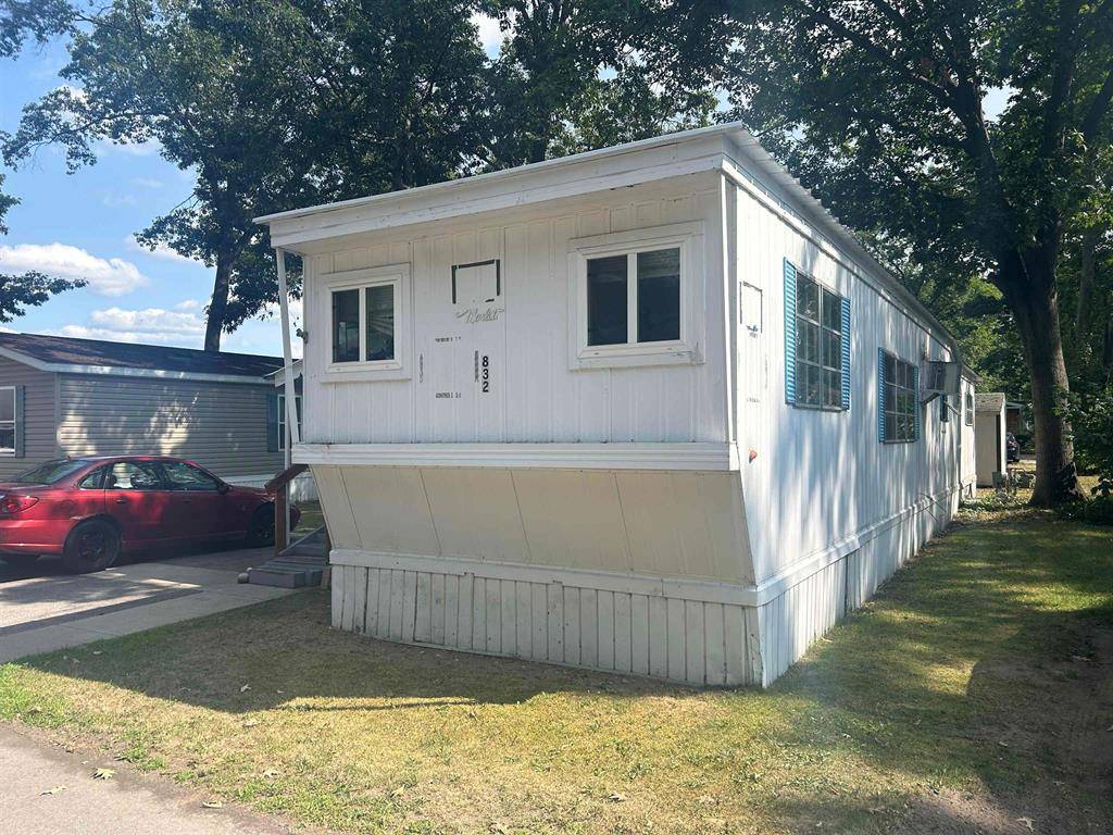 Garfield Twp, MI 49686,832 Manor Lane