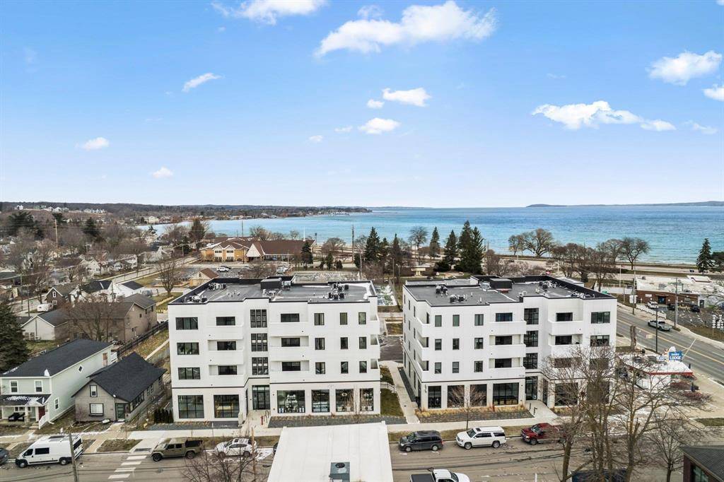 Traverse City, MI 49684,714 Randolph Street 205