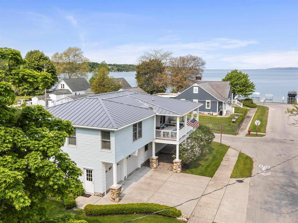 Benzonia Twp, MI 49617,87 S Center Street