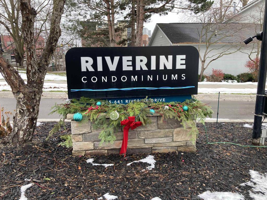 Traverse City, MI 49684,601 Riverine Drive 302