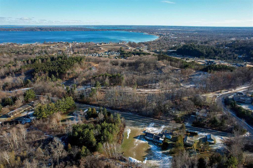 Traverse City, MI 49684,E Carter Road