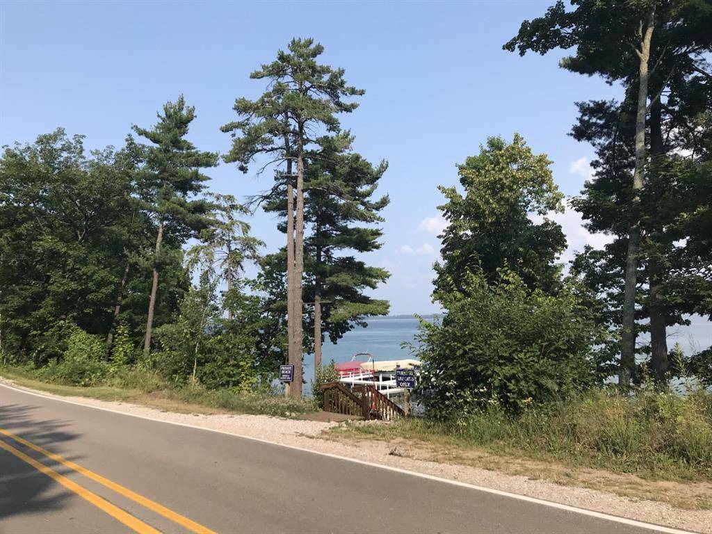 Peninsula Twp, MI 49686,11799 Willow Point