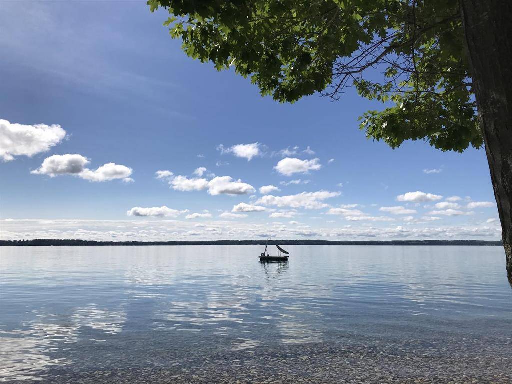 Peninsula Twp, MI 49686,11799 Willow Point