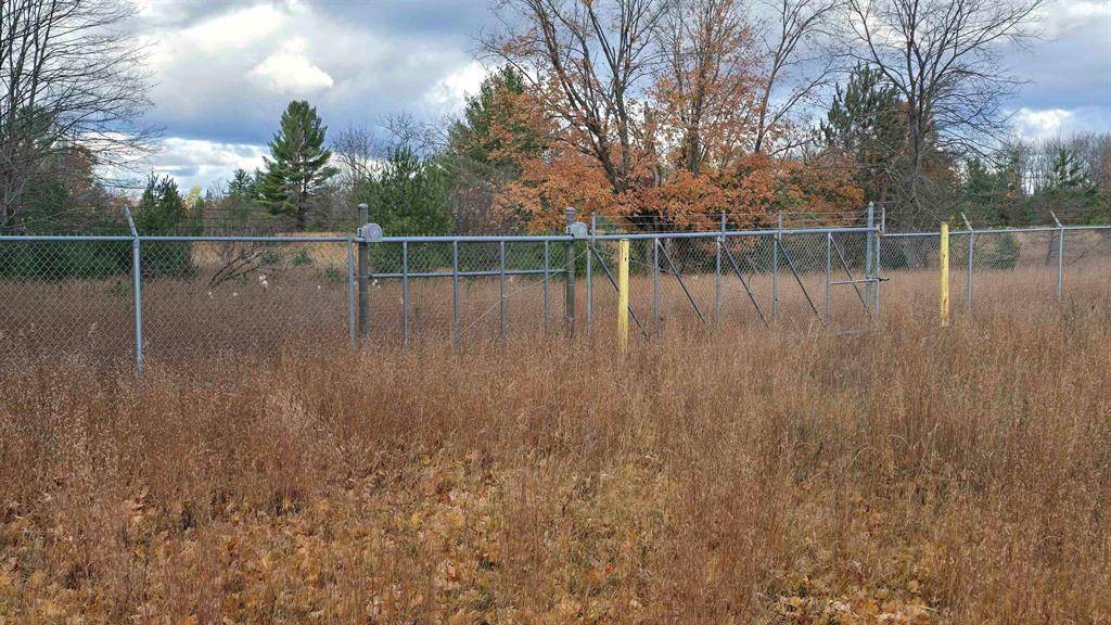 Kalkaska Twp, MI 49680,1980 & 2022 US-131 SW