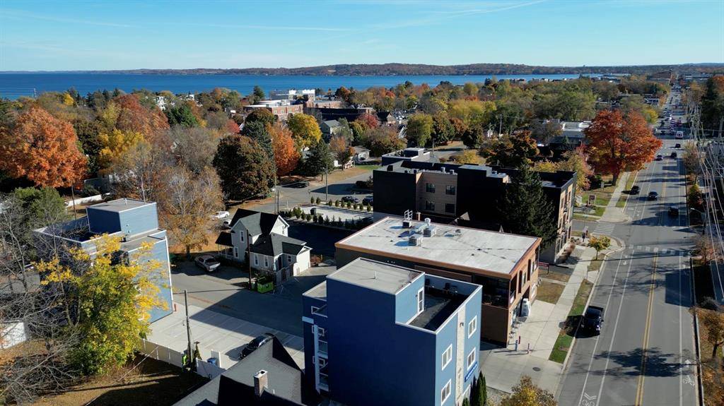 Traverse City, MI 49684,917 Third Street 9
