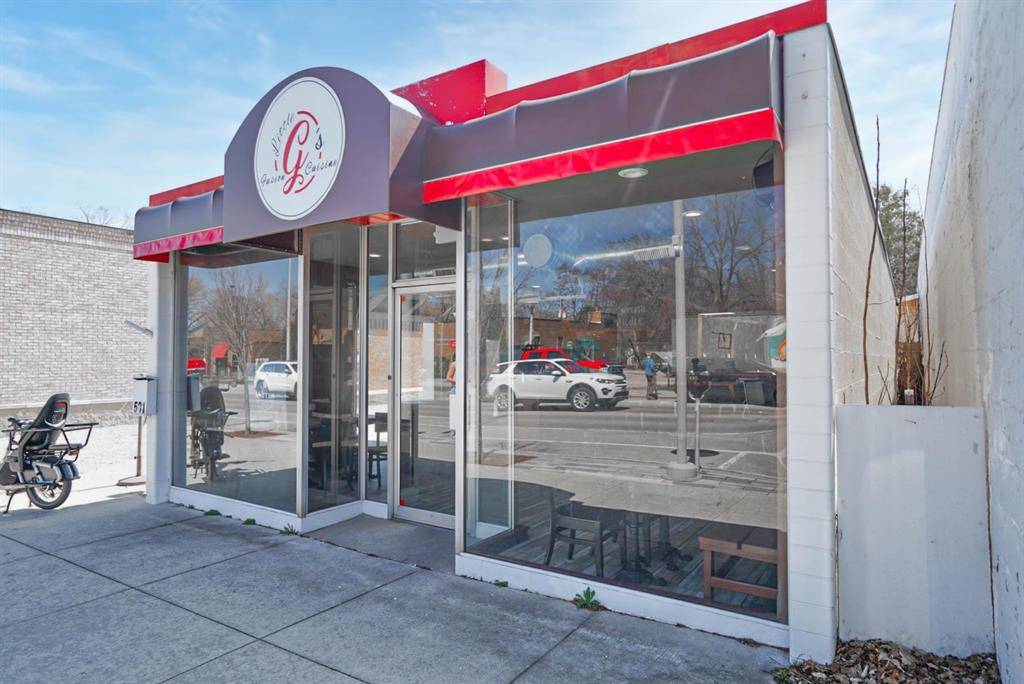 Traverse City, MI 49686,531 W Front Street