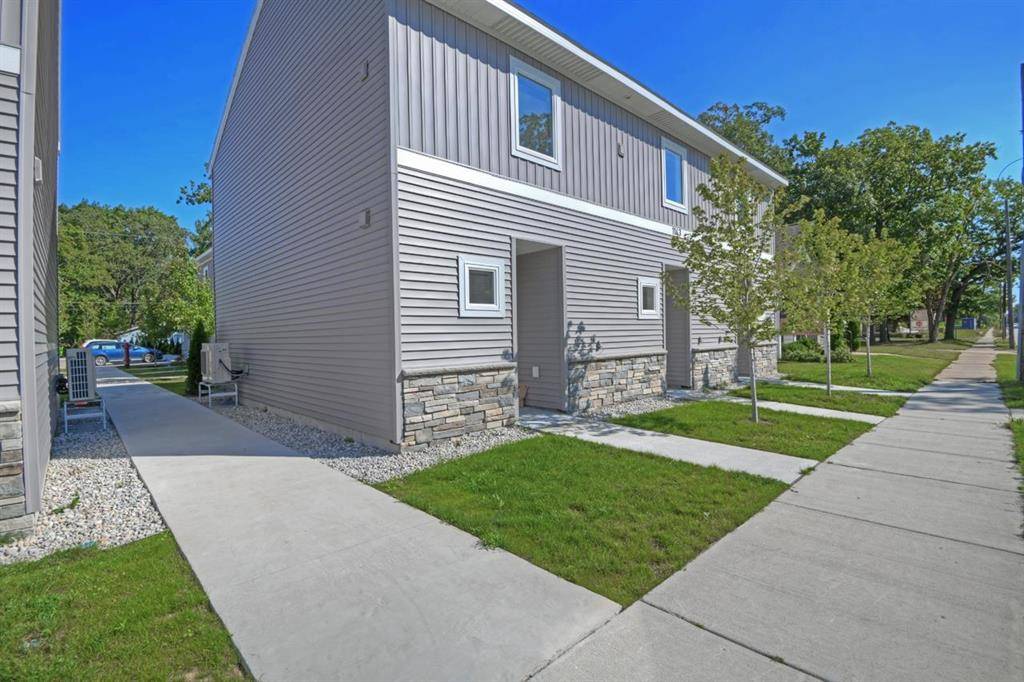 Traverse City, MI 49686,1143 E Eighth Street 6