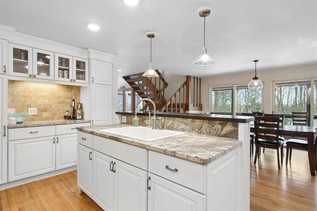 Suttons Bay Twp, MI 49682,400 W Broadway