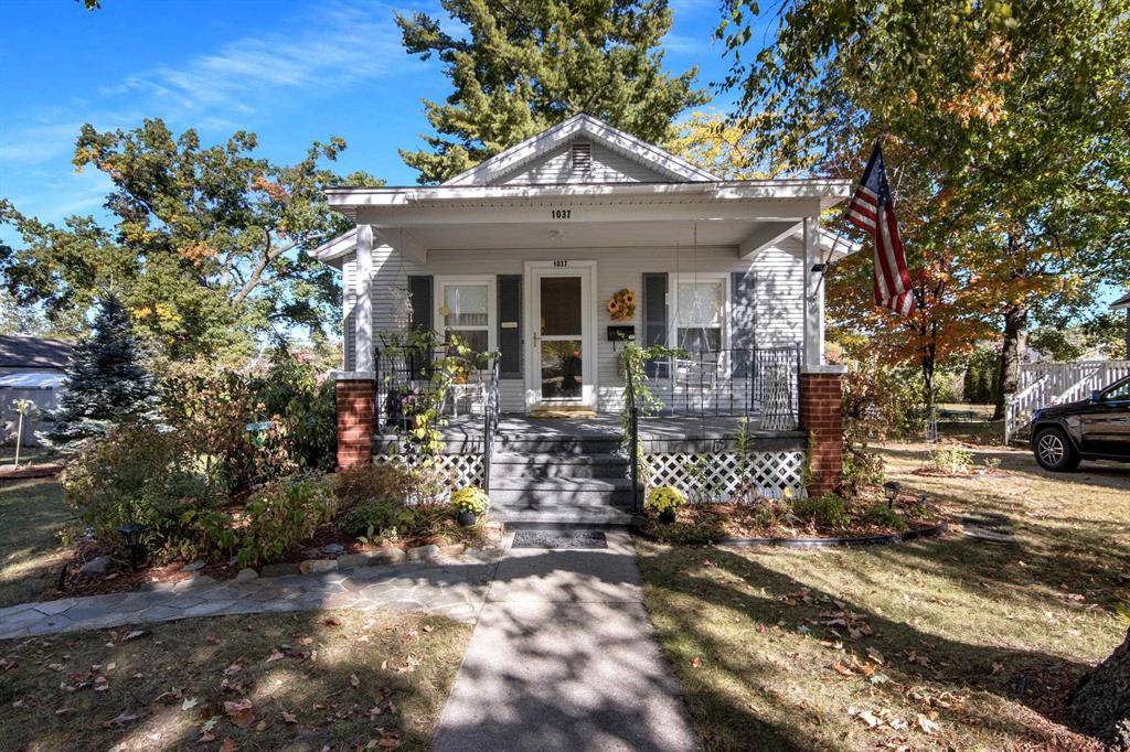 Traverse City, MI 49686,1037 E State Street Lot: 21