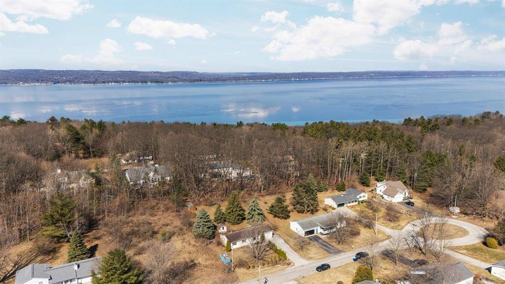 Peninsula Twp, MI 49686,7129 Hilltop Avenue