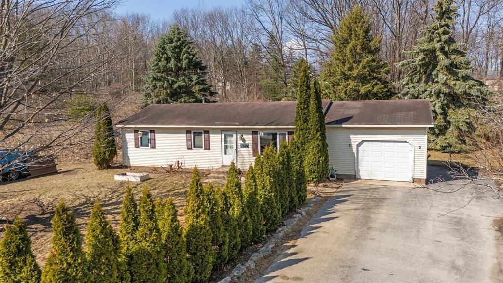 Peninsula Twp, MI 49686,7129 Hilltop Avenue