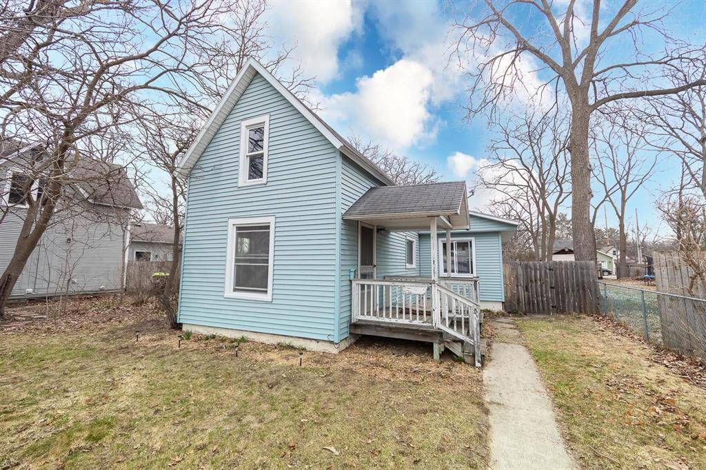 Traverse City, MI 49686,955 Woodmere Avenue