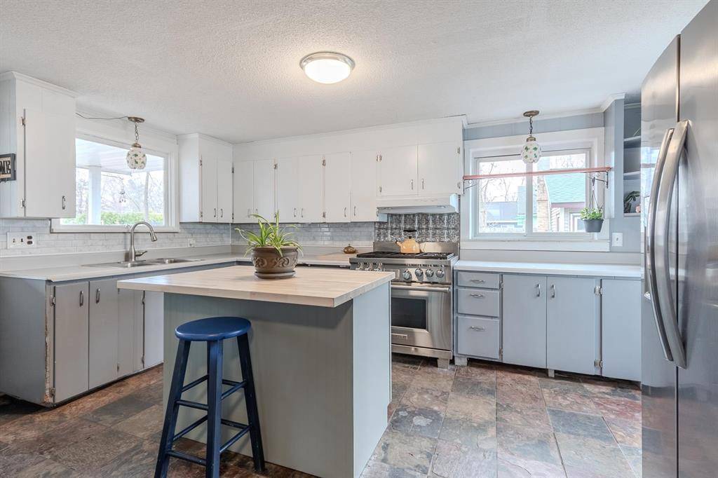 Traverse City, MI 49686,955 Woodmere Avenue