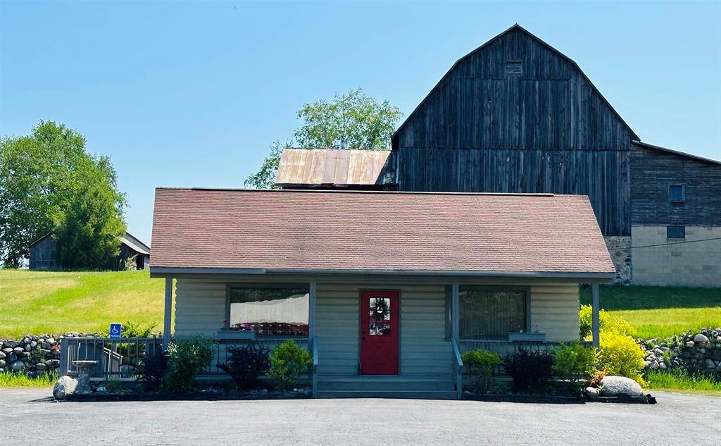 Torch Lake Twp, MI 49648,955 US-31 N