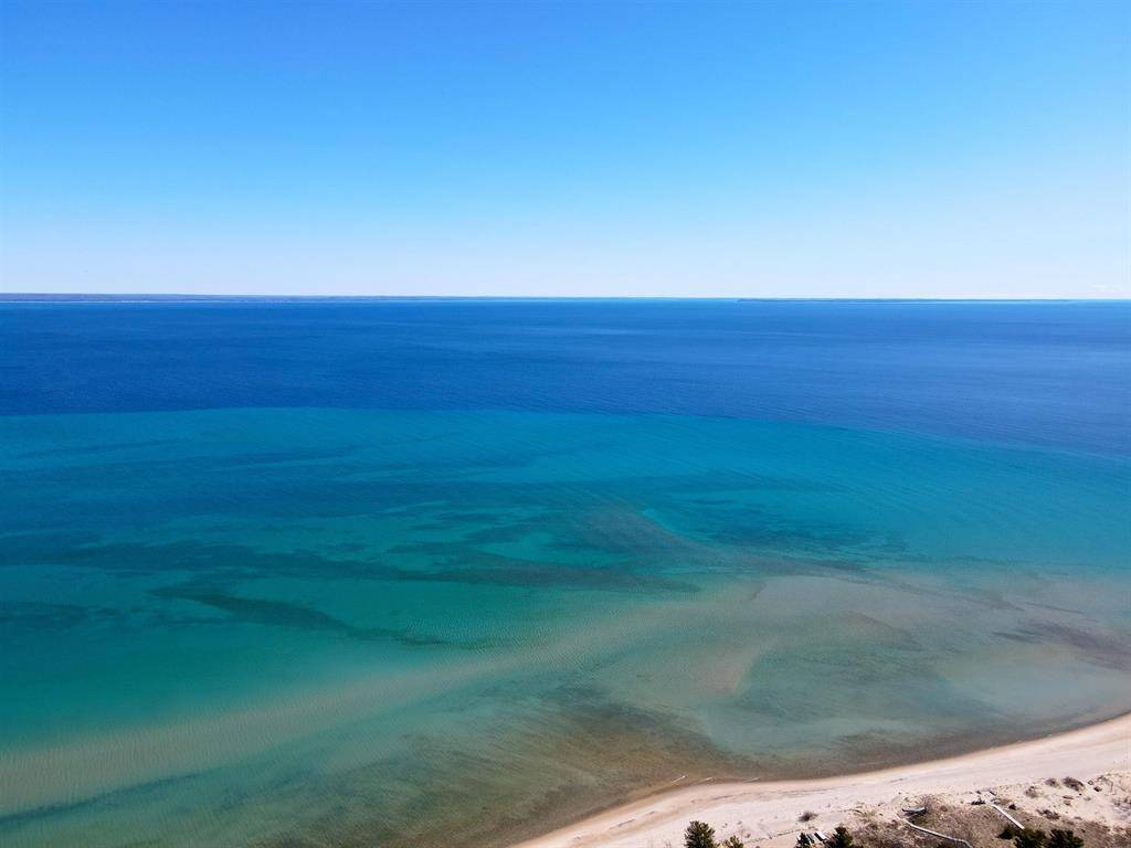 Leelanau Twp, MI 49670,000 N Knollwood Drive