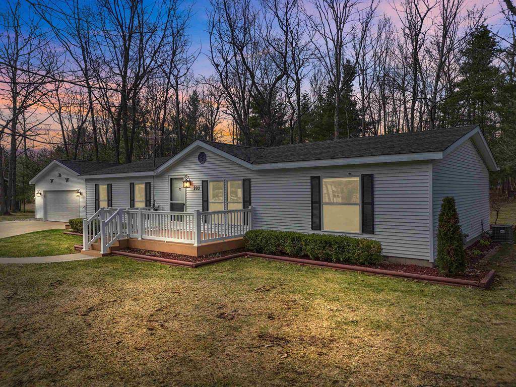 Roscommon Twp, MI 48629,202 Forestville Road