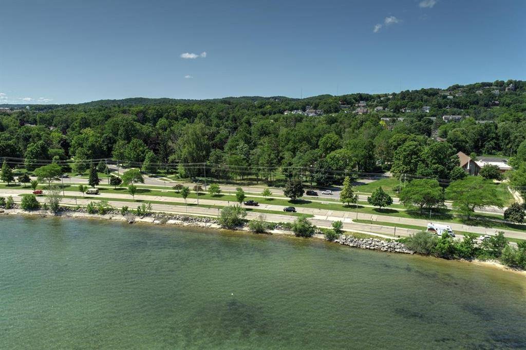 Traverse City, MI 49684,1133 Bay Street