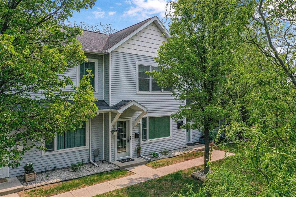 Traverse City, MI 49684,715 Lake Avenue 17-C