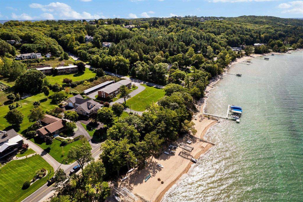Peninsula Twp, MI 49686,8050 Peninsula Drive 10