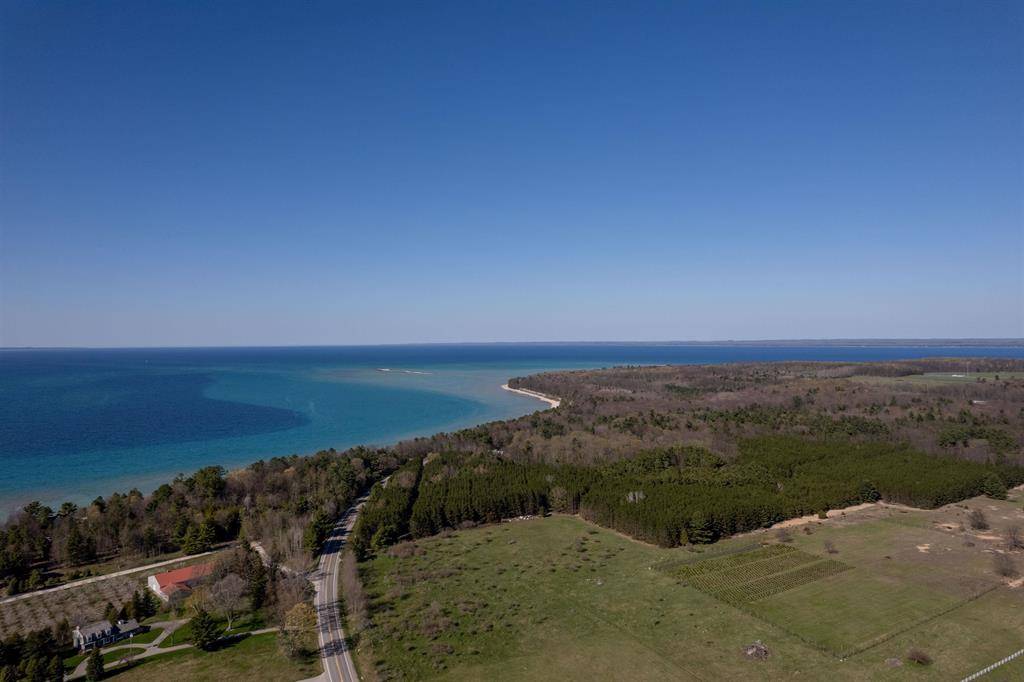Peninsula Twp, MI 49686,3619 Tompkins Road