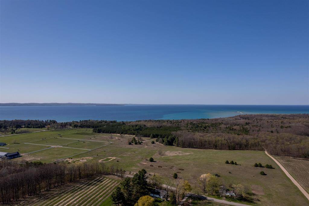 Peninsula Twp, MI 49686,3619 Tompkins Road