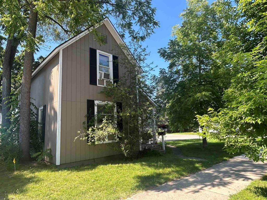Traverse City, MI 49686,812 E Eighth