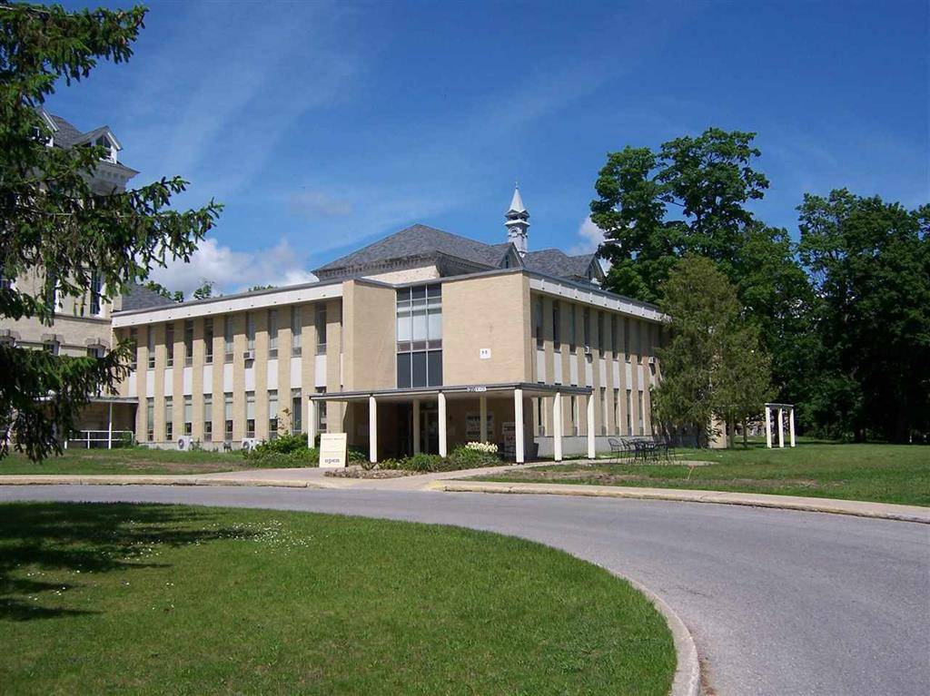 Traverse City, MI 49684,1200 W Eleventh Unit: 212