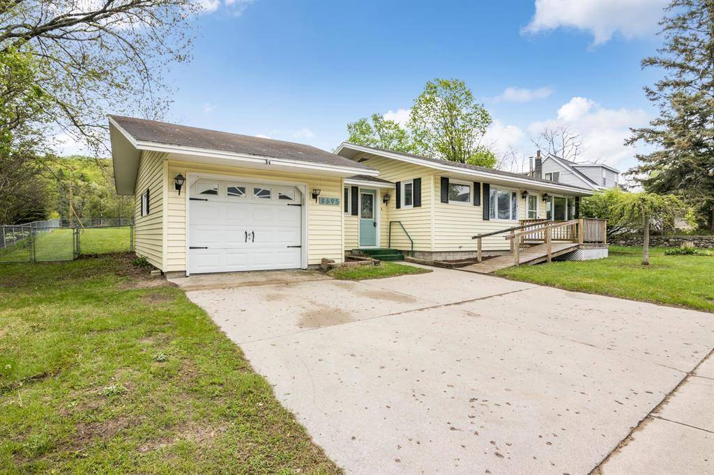 Kasson Twp, MI 49664,8695 S Maple City Road